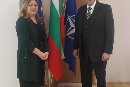 Посланик Иванова разговаря с новия представител на УНИЦЕФ за Грузия